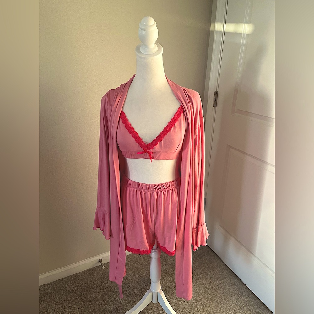 NWT Star Dust 3 Piece Pajama/Lounge Set. Shorts, Bralette, and Robe in Pink